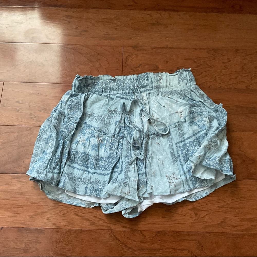 Alter'd State Blue, White Delicate Floral Print Pull On Flowy Shorts Size Small